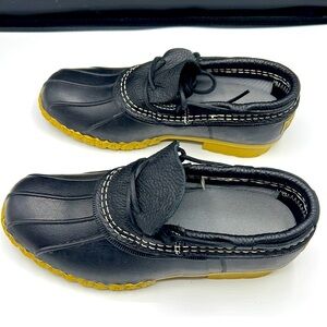 Bean boots by LL Bean size 7M looks brand new.